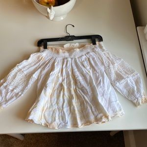 Jen’s Pirate’s Booty off shoulder white/beige tie dye top